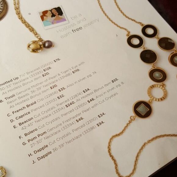 Dapple lia sophia Retired necklace NEW WITH TAG🏷 matte gold/black - Picture 4 of 8